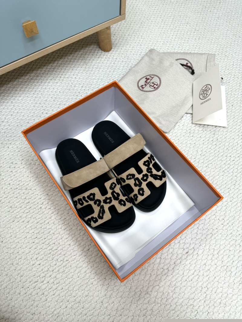 H**mes slippers